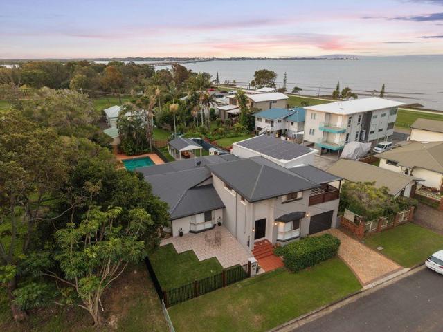Could this be Brighton's best value waterfront lifestyle buy? Act Fast!