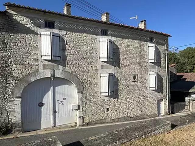 Coulonges 16330 Achat / Vente maison 4 pièces t4 parking