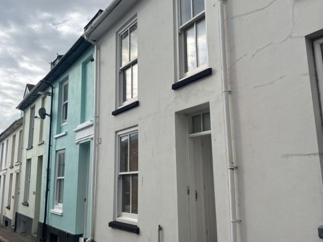 Coulsons Buildings, Penzance TR18, 1 bed flat to rent, £825 pcm | PrimeLocation