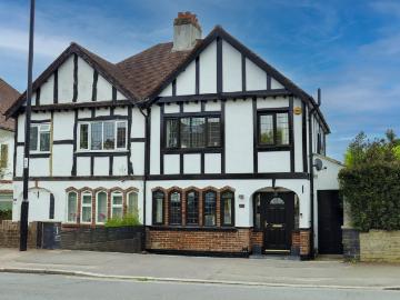 Coulsdon Road, Old Coulsdon, Coulsdon CR5, 4 bed terraced house to rent, £2,700 pcm | PrimeLocation