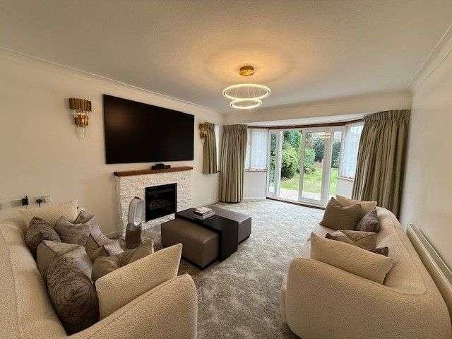 Coulsdon Road, Old Coulsdon, CR5