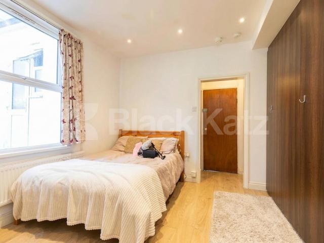 COUNCIL TAX, GAS and WATER INCLUDED Black Katz are pleased to offer for rent this newly refurbished studio flat on the ground floor of a period conversion in the Kilburn / Queens Park area