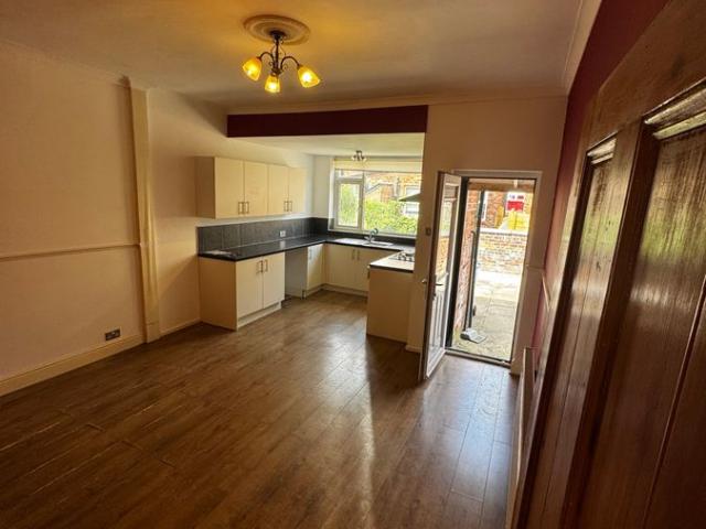 Countess Street, Stockport SK2, 2 bed semi detached house to rent, £1,150 pcm | PrimeLocation