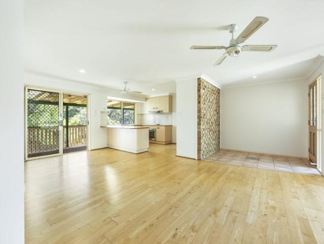 Country Outlook, Convenient Location