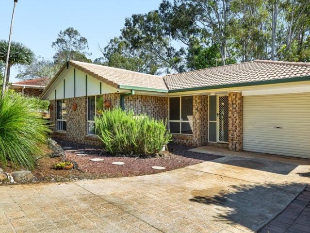 Country Outlook, Convenient Location
