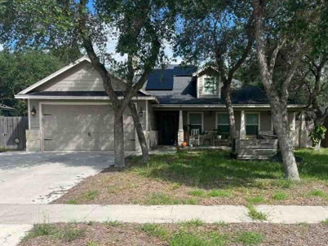 Country Oaks Circle