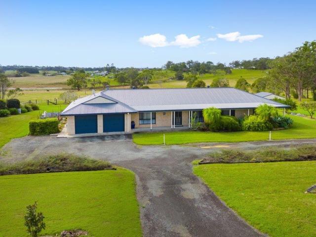Country Calm, Coastal Convenience & Hobby Farm Appeal