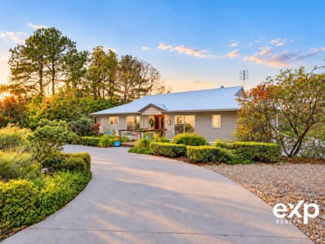 Country Character, Hinterland Views and Space to Make Your Own