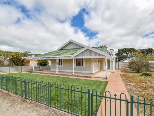 Country Character, Modern Comforts