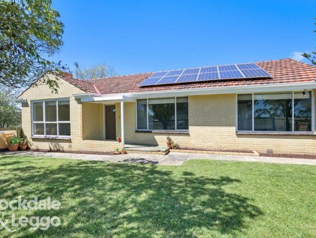 COUNTRY CHARACTER, SWEEPING VIEWS & ROOM TO ENJOY