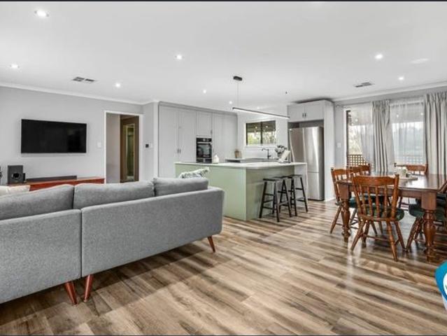 Country Charm Meets Modern Living in Lewiston