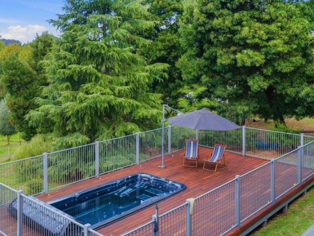 Country Charm Meets Dual Living Versatility