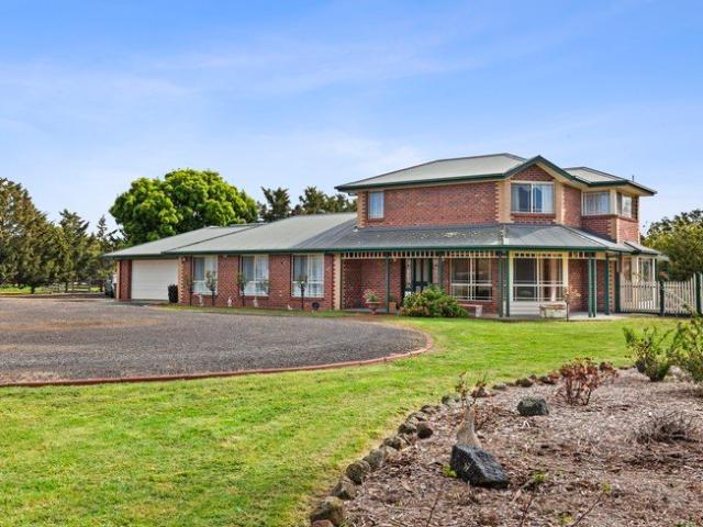 Country Charm Meets Future Opportunity