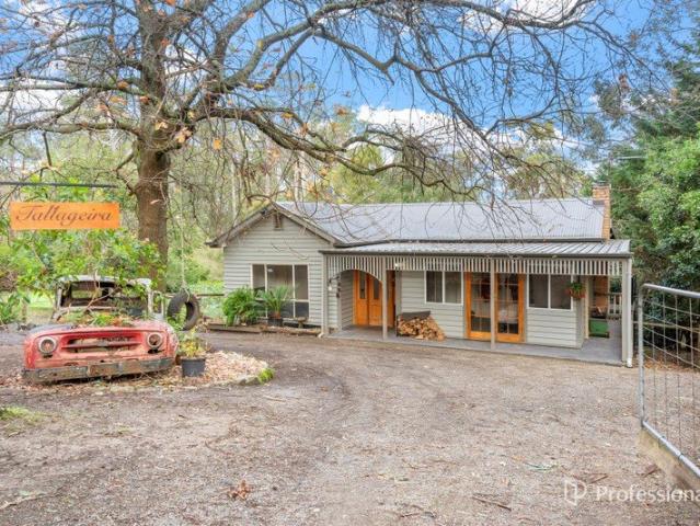 COUNTRY CHARM, MODERN COMFORT & ROOM TO ROAM