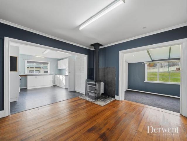 Country Charm & Mountain Views – Three Bedroom Rental