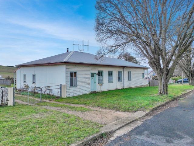 Country Charm on a Generous Block