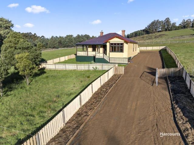 Country Charm on 3 Acres