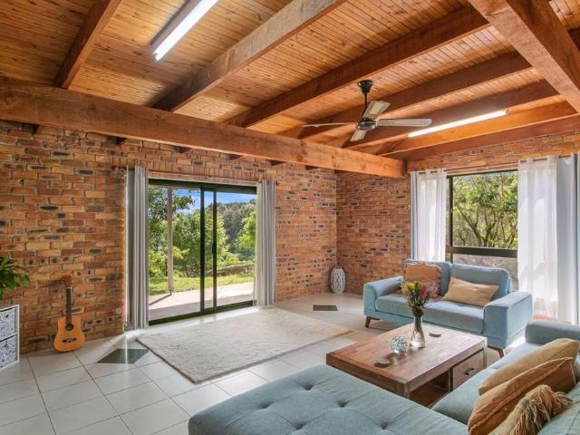 Country Charm and a Peaceful Hinterland Lifestyle