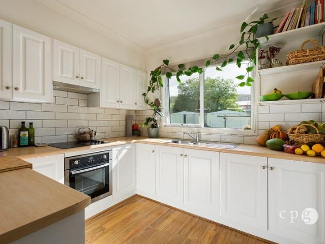 Country charm and Maldon convenience