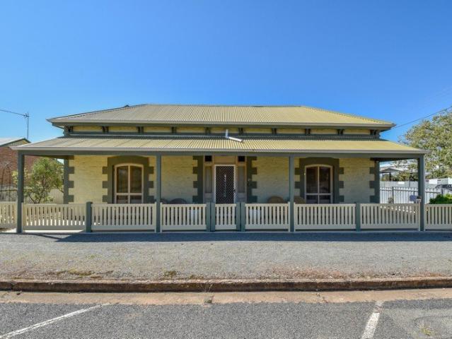 Country Charm, Character & Plenty of Room to Tinker