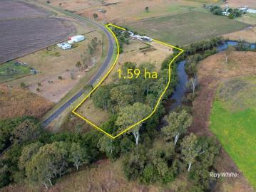 Country Charm, Creek Frontage & Lifestyle Living on 1.59 Hectares