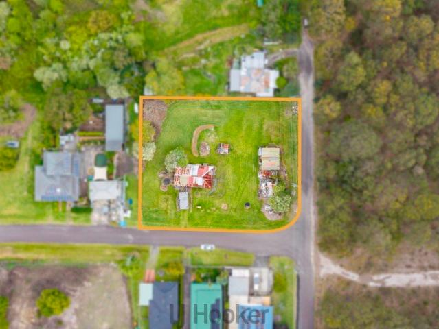 Country Charm, Dream Home or Development Potential