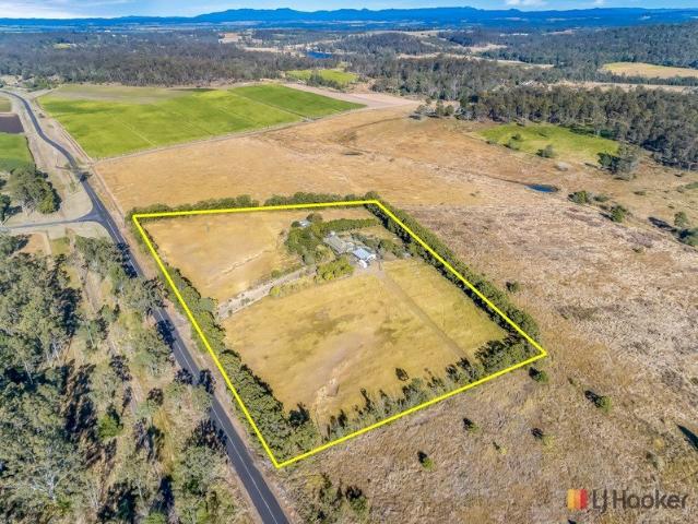 COUNTRY CHARM, ENDLESS SPACE & RURAL LIVING AT ITS BEST