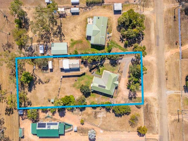 Country Charm, Family Space & Lifestyle Living on 4,000m²!