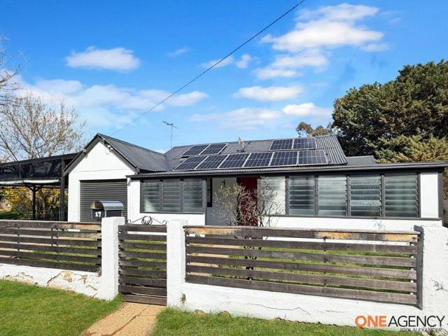 Country Charm, Generous Space & Secure Returns in the Heart of Bredbo