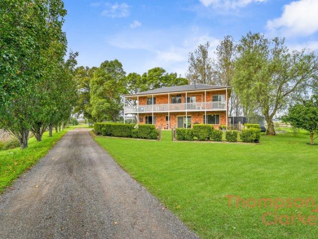 Country Charm, Space and Beautiful Rural Outlooks
