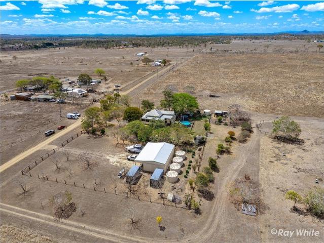 COUNTRY CHARM, SPACE & THE PERFECT ACREAGE START