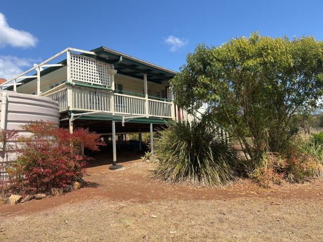 Country Charm Two Bedrooms Plus Office