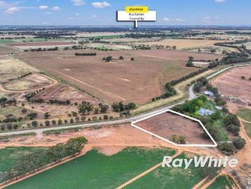 Country Charm, Town Convenience The Perfect Acre Awaits!