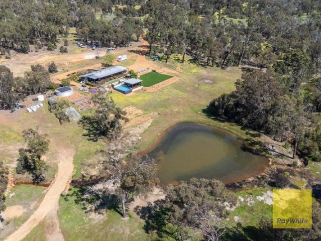 COUNTRY CHARM, TRANQUIL ACREAGE