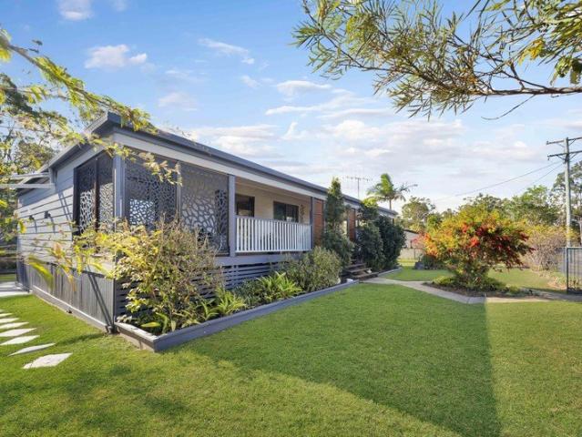 Country Charm with Coastal Convenience!