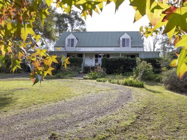 Country Charm with Established Gardens