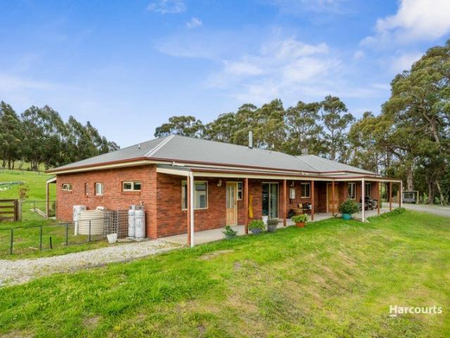 Country Charm with Modern Comfort in Ranelagh