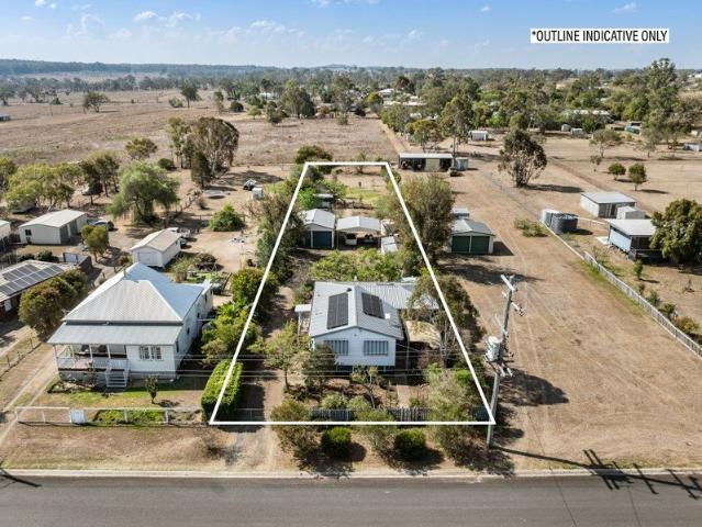 Country Charm With Shed, Carport Plus Solar on 2,157m2!