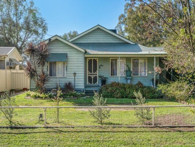 Country charmer 4 bedrooms 1216m2