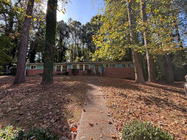 Country Club Ln SW
