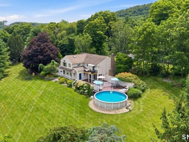Country Club Rd, Middletown, Home For Sale
