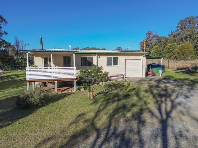 Country Comfort on Half an Acre 3 Bedroom Timber Home