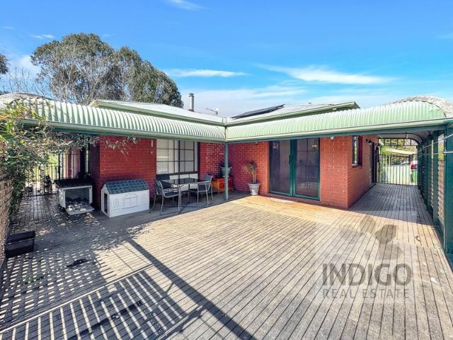 Country Comfort & Modern Living