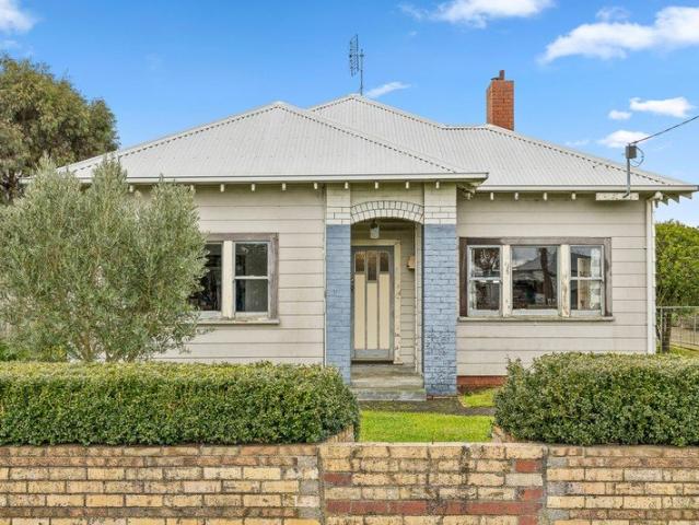 Country Comfort with Space, Storage and Potential