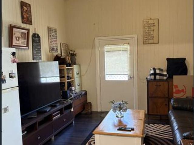 Country Cottage with Acres