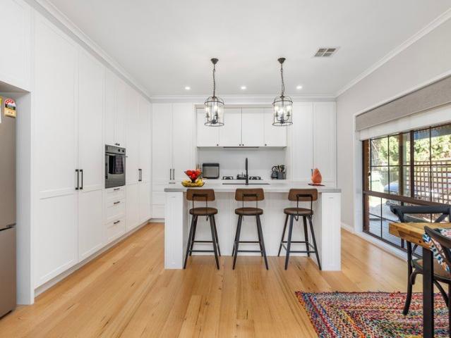 Country Elegance Meets Contemporary Luxury in Yackandandah