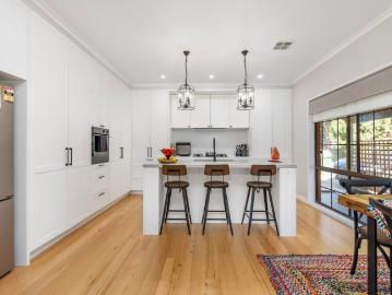 Country Elegance Meets Contemporary Luxury in Yackandandah