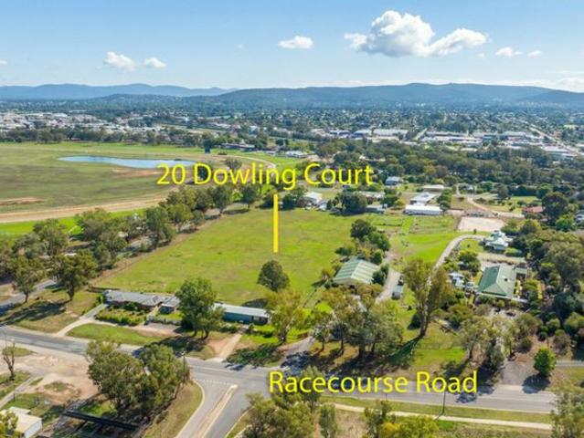 Country Feel with Racecourse Views