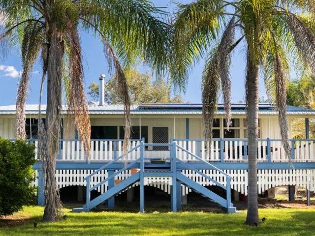 Country home set on 1.59 hectares