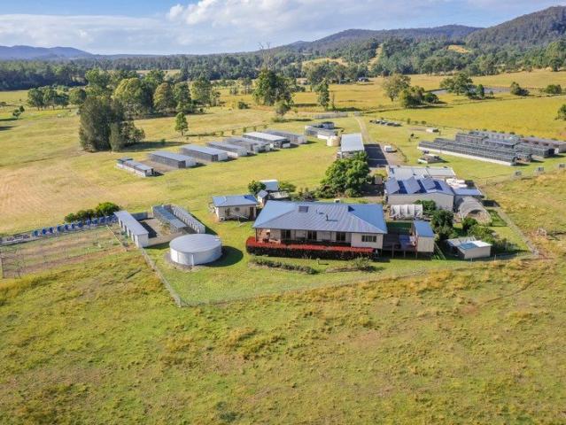 COUNTRY HOMESTEAD 40Ha EXCEPTIONAL SHEDDING and WATER INFRASTRUCTURE